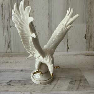 Vintage Lenox Fine Porcelain The Lenox Ivory Eagle Figurine 1995 Discontinued